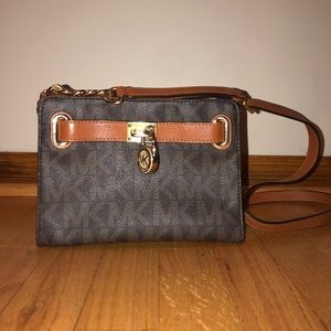 Micheal Kors Crossbody Purse